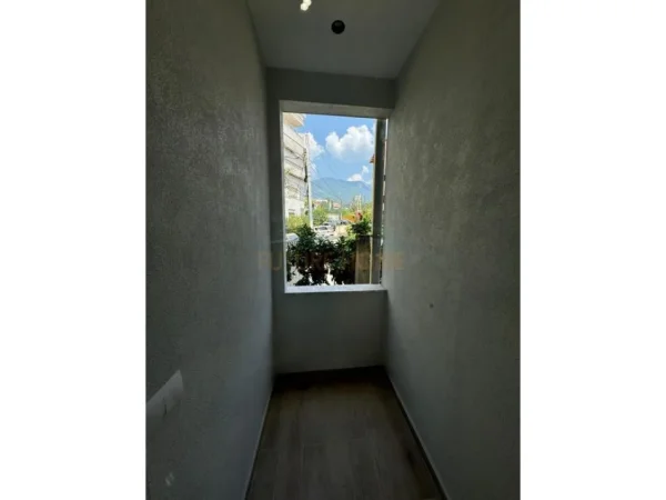 Tirane, shitet apartament 2+1 Kati 2, 137 m² 175.000 € 