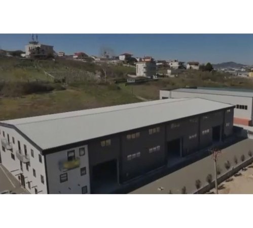 Tirane, jepet me qera magazine Kati 0, 2.500 m² 6.000 € (Autostrada Tiranë-Durrës, TT 2120)