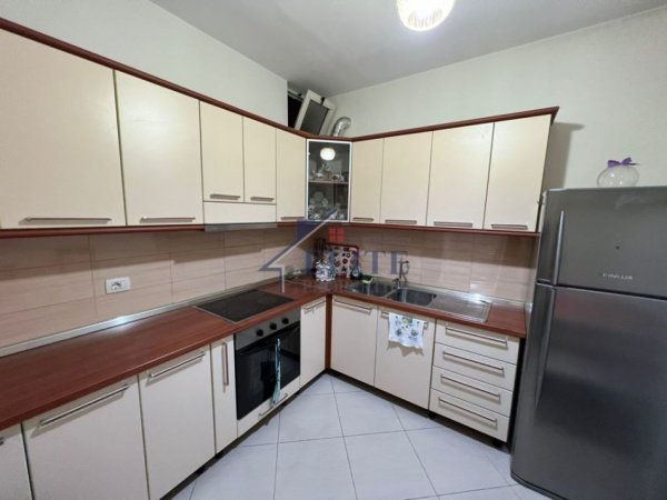 Tirane, jepet me qera apartament 2+1+Ballkon Kati 7, 106 m² 650 € (Don Bosko)