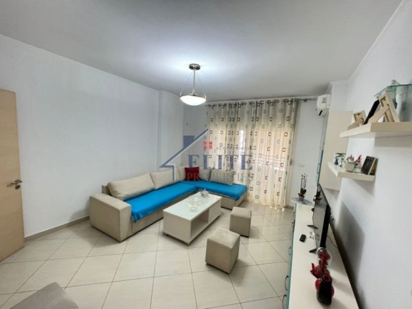 Tirane, jepet me qera apartament 2+1+Ballkon Kati 7, 106 m² 650 € (Don Bosko)