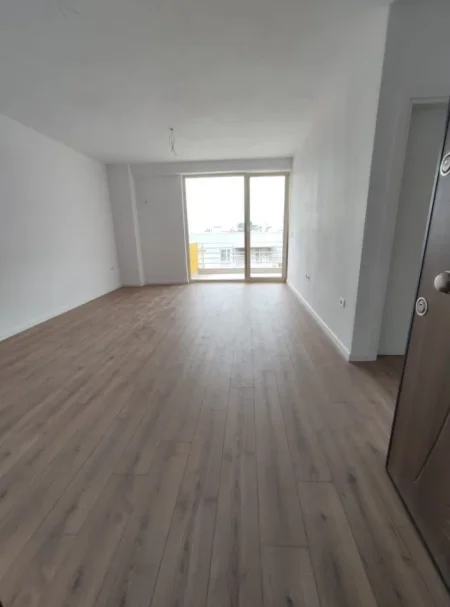 Tirane, shitet apartament 1+1 Kati 4, 63 m² 83.000 € (Rruga aleksander konda)