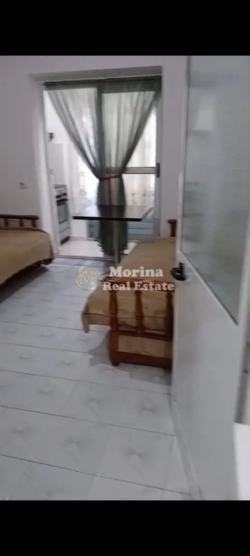 Tirane, jepet me qera garsonier Kati 0, 40 m² 300 € (Xhamlliku)