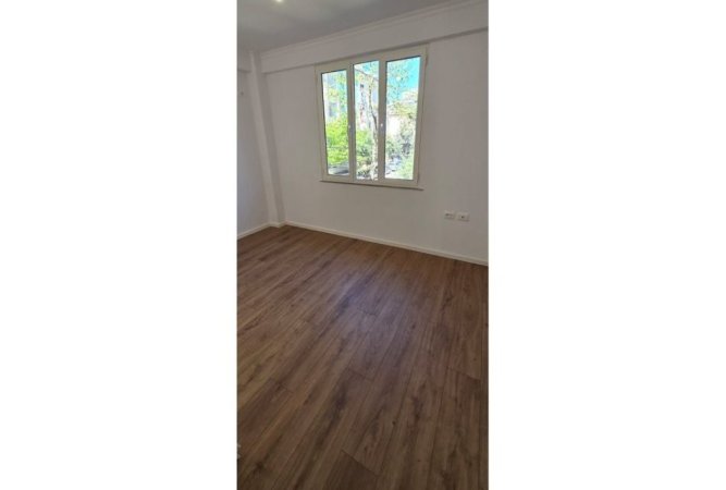 SHITET, APARTAMENT 1+1, 21 DHJETORI, TIRANE. TT 2011
