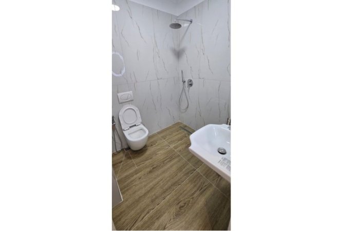 Tirane, shitet apartament 1+1 Kati 7, 53 m² 115.000 € (Rruga Irfan Tomini)
