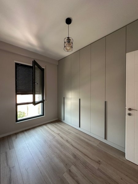Tirane, jepet me qera apartament 2+1 Kati 4, 103 m² 1000 € (Rezidenca Erli, Rruga Xhanfize Keko, Porcelan, Tiranë, TT 2182)