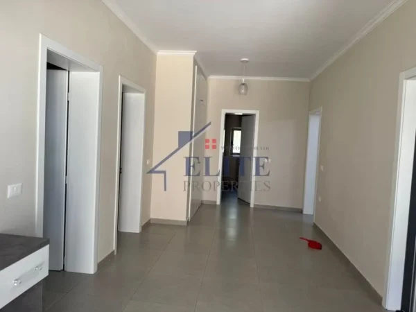 Tirane, jepet me qera shtepi 3+1 Kati 0, 120 m² 800 € (Sauk)