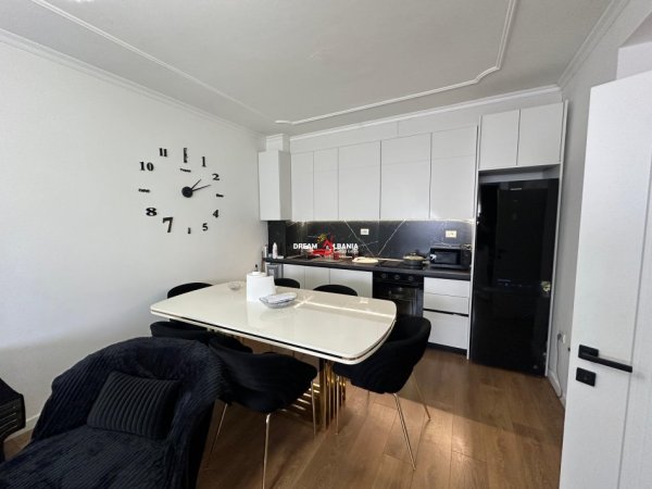 Tirane, shitet apartament 2+1 Kati 9, 90 m² 150.000 € (ne rrugen Xhanfize Keko prane Universitetit Europian)