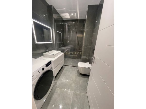 Tirane, shes apartament 1+1 Kati 8, 66 m² 123.000 € (Perballa Kompleksit Fratari)