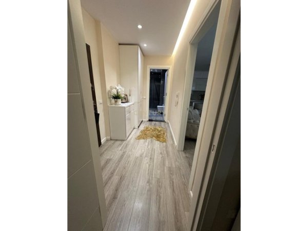 Tirane, shes apartament 1+1 Kati 8, 66 m² 123.000 € (Perballa Kompleksit Fratari)