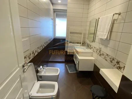 Shitje, Apartament 2+1+2+Post Parkimi, Parku i Liqenit Artificial, Tirane. AREA55421