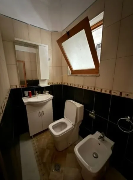 Tirane, shitet Vile 3 Katshe Kati 4, 521 m² 370.000 € (Vilat Gjermane)