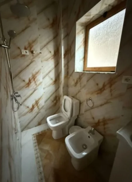 Tirane, shitet Vile 3 Katshe Kati 4, 521 m² 370.000 € (Vilat Gjermane)