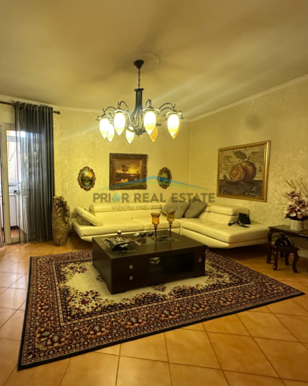 Tirane, jepet me qera apartament 1+1+Ballkon Kati 4, 75 m² 700 € (Stadiumi Air Albania)