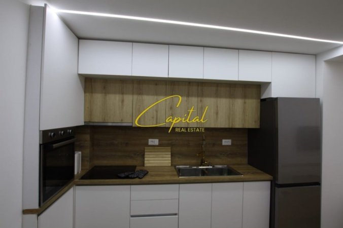 Tirane, jepet me qera apartament 1+1 Kati 0, 65 m² 650 € (21 DHJETORI)