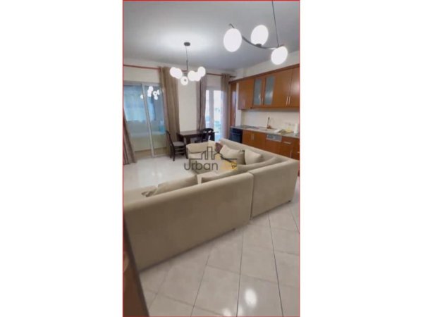 Tirane, shitet apartament 2+1+Ballkon Kati 3, 78 m² 152.000 € (Kristal Center)