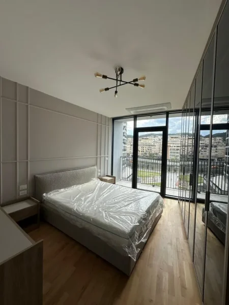 Tirane, jepet me qera apartament 2+1 Kati 4, 110 m² 1.800 € (LAKE VIEW)