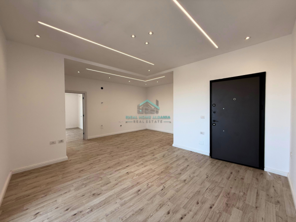 Vlore, shitet apartament 1+1+Ballkon Kati 9, 78 m² 125.000 € (PRANE ZJARRFIKESES)