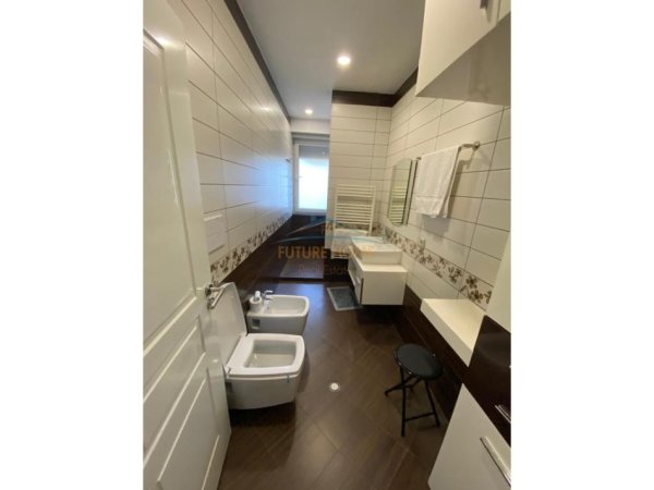Tirane, shitet apartament 2+1 Kati 3, 144 m² 900.000 € 