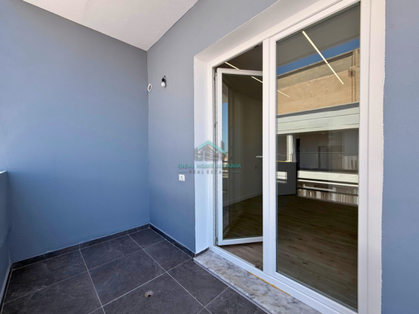 Vlore, shitet apartament 1+1+Ballkon Kati 9, 78 m² 125.000 € (PRANE ZJARRFIKESES)