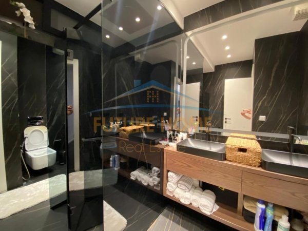 Tirane, jepet me qera apartament 2+1+2+Post Parkimi, Kati 4, 119 m² 2.000 €