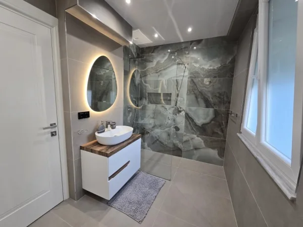 Tirane, jepet me qera apartament 2+1+Ballkon Kati 3, 120 m² 1.500 € (Myslym Shyri)