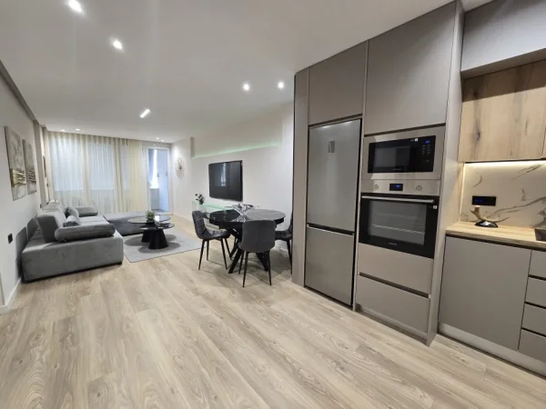 Tirane, jepet me qera apartament 2+1+Ballkon Kati 3, 120 m² 1.500 € (Myslym Shyri)