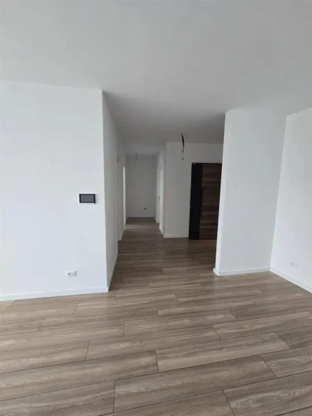 Tirane, jepet me qera zyre Kati 2, 92 m² 1.200 € (Lake View Residence)
