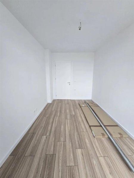 Tirane, jepet me qera zyre Kati 2, 92 m² 1.200 € (Lake View Residence)