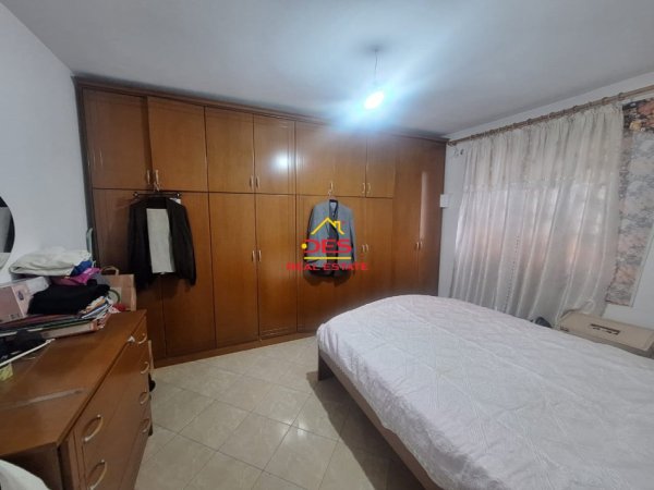 Vlore, shitet apartament 1+1+Ballkon Kati 5, 57 m² 72.000 € (Rruga Sadik Zotaj)