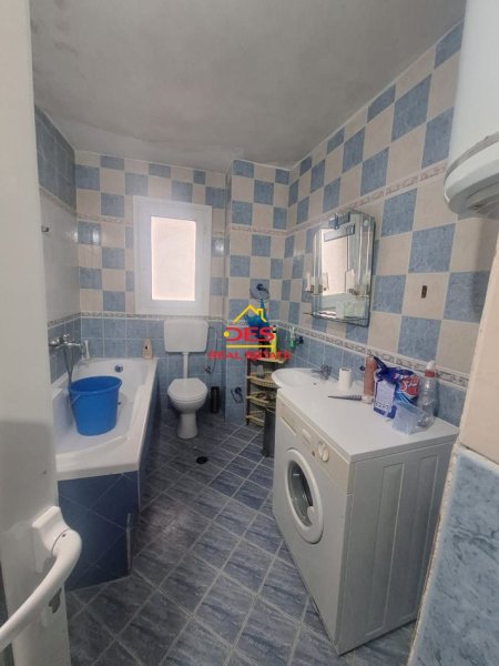 Vlore, shitet apartament 1+1+Ballkon Kati 5, 57 m² 72.000 € (Rruga Sadik Zotaj)