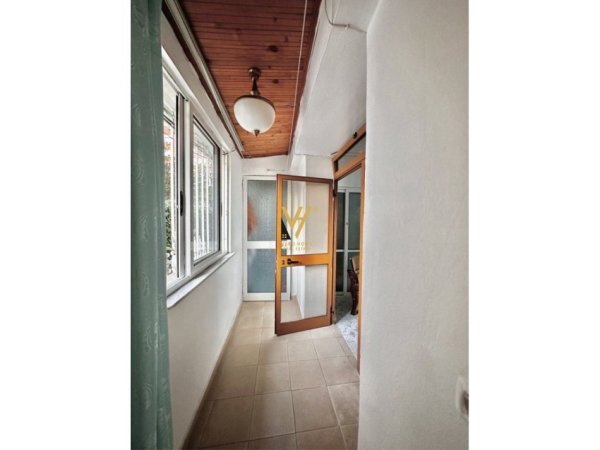 Tirane, jepet me qera apartament 1+1+Aneks+Ballkon Kati 1, 40 m² 400 € (STADIUMI DINAMO)