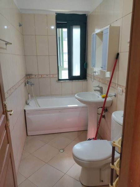 Tirane, jepet me qera apartament 2+1+BLK Kati 5, 100 m² 350 Euro