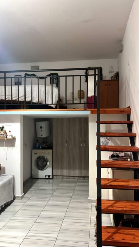 Tirane, jepet me qera apartament 1+1+BLK Kati 1, 60 m² 300 Euro (Rr. 5 Maj prane Medresese)