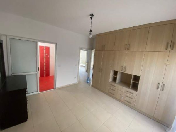 Tirane, jepet me qera apartament 2+1+BLK Kati 2, 115 m² 400 Euro (Kodra e Priftit)