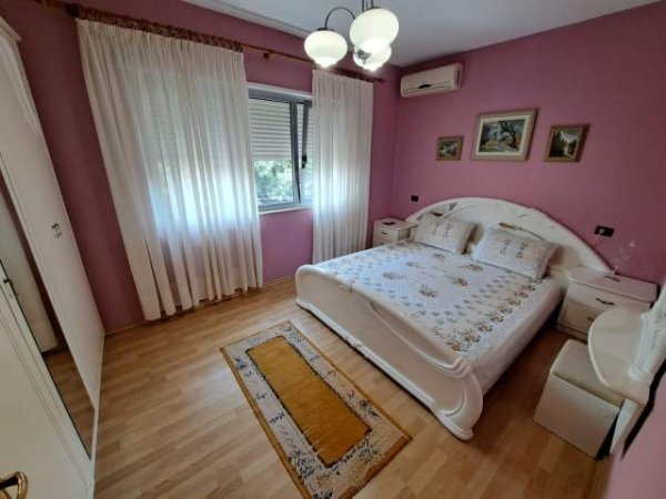Tirane, jepet me qera apartament 2+1+BLK Kati 2, 90 m² 600 Euro (rruga Hamid Shijaku)