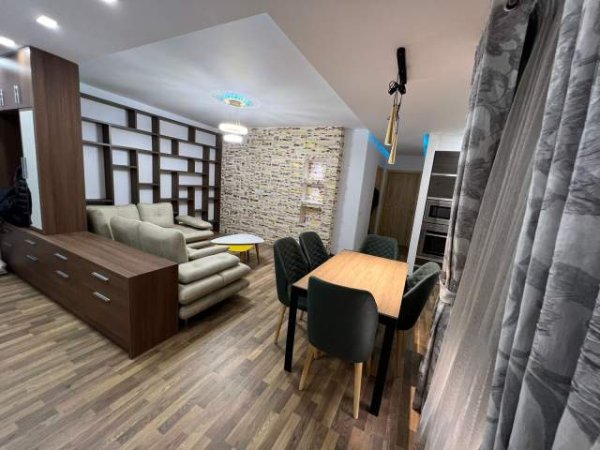 Tirane, jepet me qera apartament 2+1 Kati 4, 95 m² 600 Euro (Kopshti Botanik)