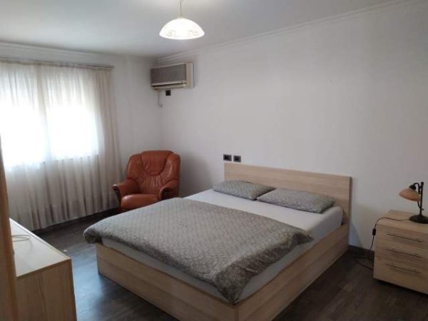 Tirane, jepet me qera apartament 2+1+BLK Kati 8, 120 m² 650 Euro (rruga Sulejman Delvina)