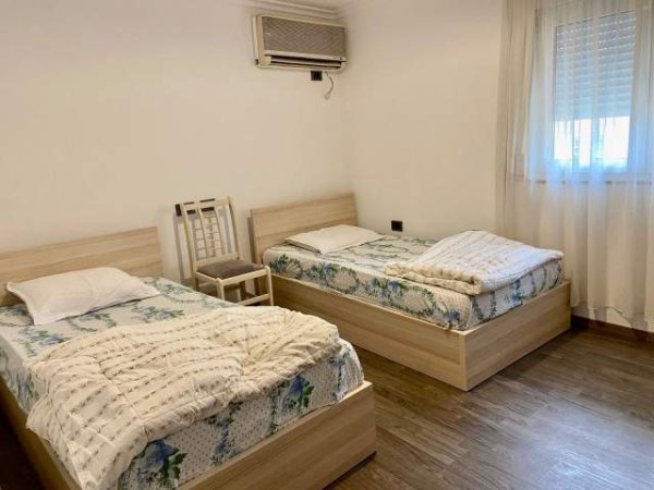 Tirane, jepet me qera apartament 2+1+BLK Kati 8, 120 m² 650 Euro (rruga Sulejman Delvina)