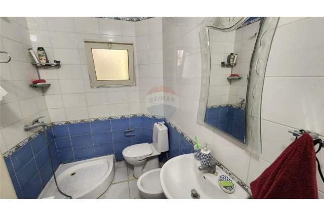Tirane, jepet me qera apartament 1+1 Kati 2, 60 m² 400 Euro (Irfan Tomini)