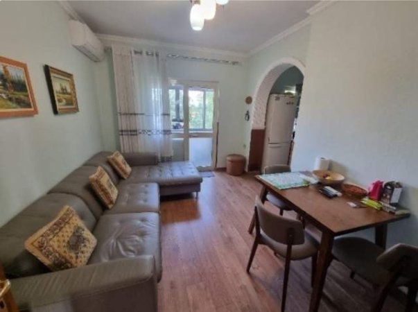 Tirane, jepet me qera apartament 2+1 Kati 5, 91 m² 500 Euro (Myslym Shyri)