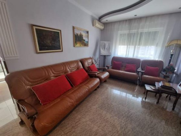 Tirane, jepet me qera apartament 2+1 Kati 5, 91 m² 500 Euro (Myslym Shyri)