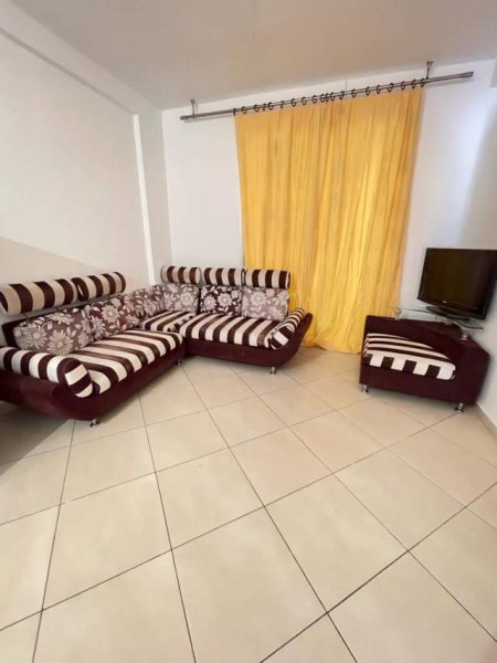 Tirane, jepet me qera apartament 2+1+BLK Kati 2, 105 m² 40.000 Leke (rruga 3 deshmoret)