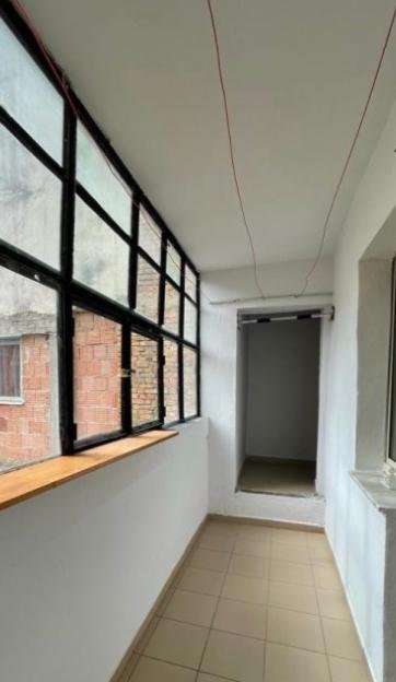 Tirane, jepet me qera apartament 1+1+BLK Kati 2, 67 m² 350 Euro (Gjimnazi Petronini Luarasi)