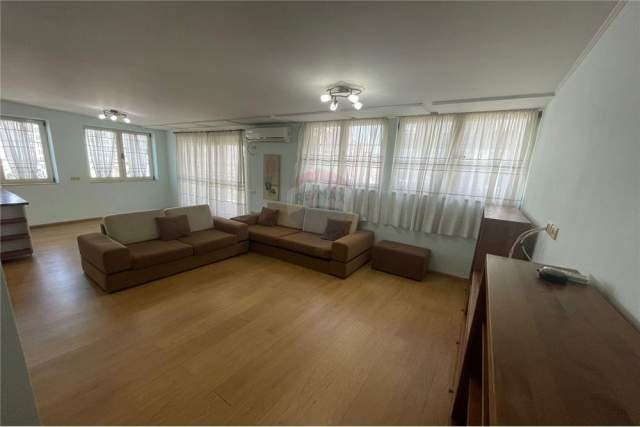 Tirane, jap me qera apartament 550 Euro (21 dhjetori)