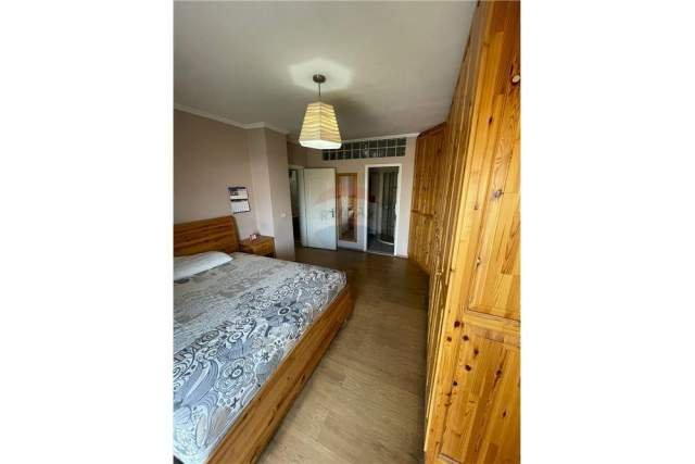 Tirane, jap me qera apartament 550 Euro (21 dhjetori)