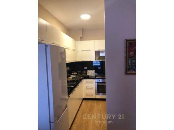 Tirane, jepet me qera apartament 2+1+A+BLK Kati 5, 110 m² 550  (Liqeni i Thate)