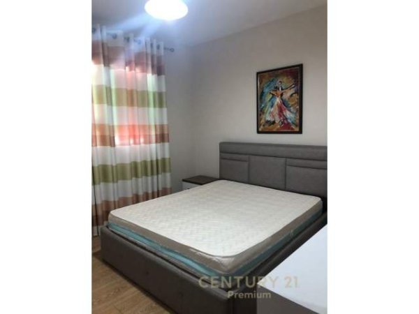 Tirane, jepet me qera apartament 2+1+A+BLK Kati 5, 110 m² 550  (Liqeni i Thate)