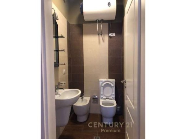Tirane, jepet me qera apartament 2+1+A+BLK Kati 5, 110 m² 550  (Liqeni i Thate)