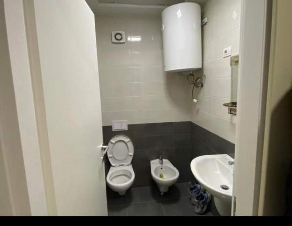 Tirane, jepet me qera apartament 2+1 Kati 4, 97 m² 600 Euro (Rruga e Kavajes)