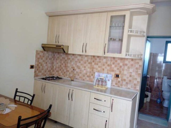 Velipoje, jepet me qera apartament ne plazh 2+1+BLK Kati 2, 65 m² 25 Euro (Rruga Nr.13)